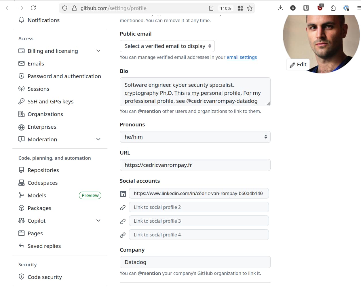 les liens de mon profil vers mon site et vers LinkedIn
